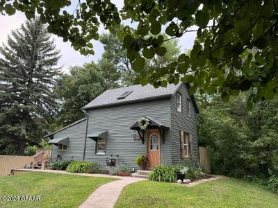 311 Division Ave N