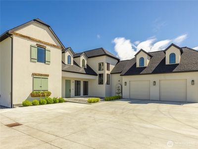 315 Pugsley Place NW