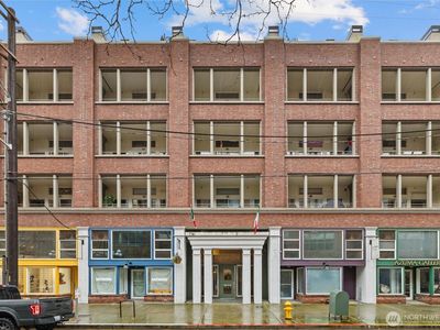 526 1st Avenue S #404