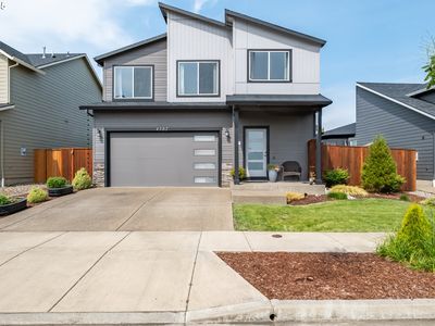 4507 Sagecrest Dr NE