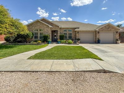 927 W Desert Sage Rd