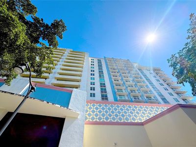 3000 Coral Way APT 1105