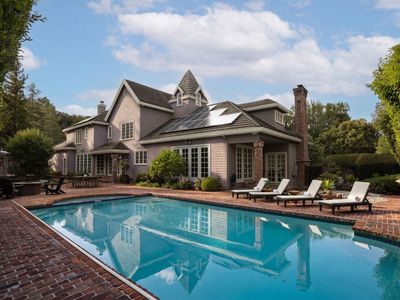13 W Brooke Drive