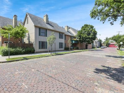249 E Kossuth St APT C