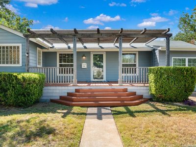 338 BREES BLVD