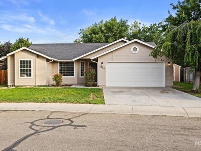 1535 E Oakridge Dr