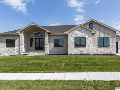 5717 S 200th Cir