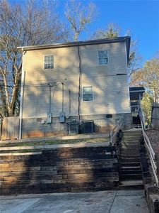 2005 Lois Pl NW