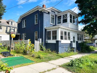 18 Strong Street