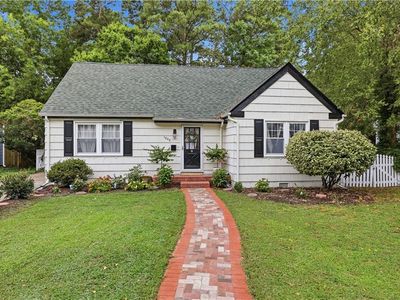 1049 S Lexan Cres