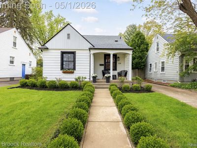 513 N Altadena Ave