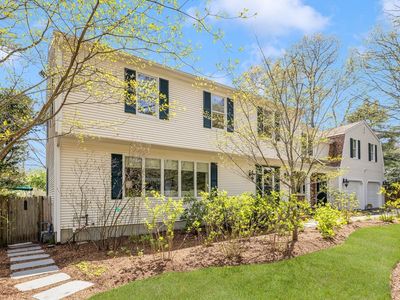 34 Colonial Way