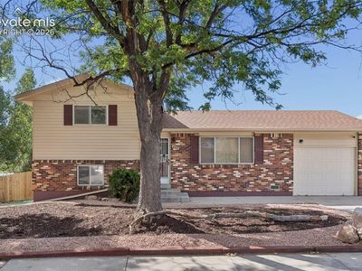 627 Lansing Dr