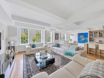 360 Central Park W APT 4B