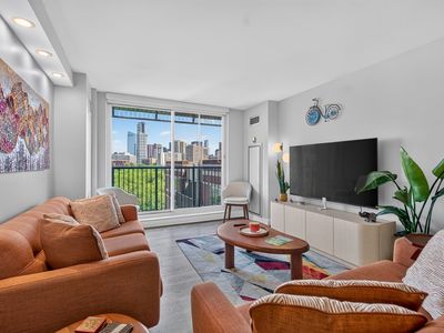 8-12 Museum Way Unit 705