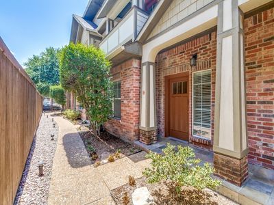 5743 Prospect Ave #104