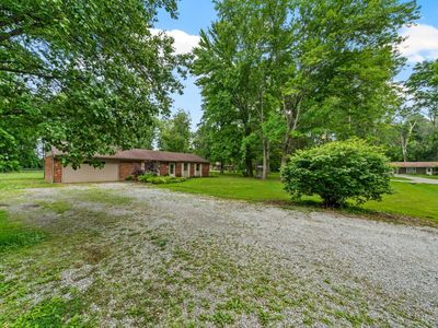 304 Oakwood Ln