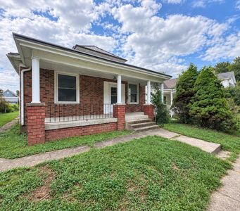 5936 Woodland Ave