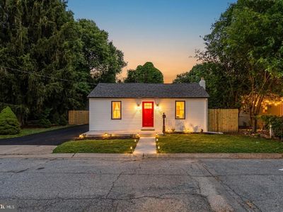 702 East Ave
