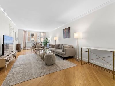 215 E 80th St APT 8M