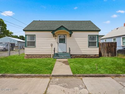 220 Custer Ave