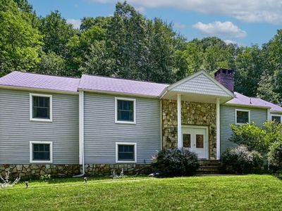 460 Laurel Ln