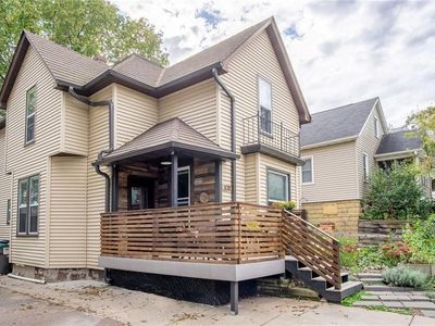 1011 East Grand Avenue