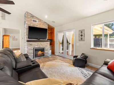 233 Joyce St