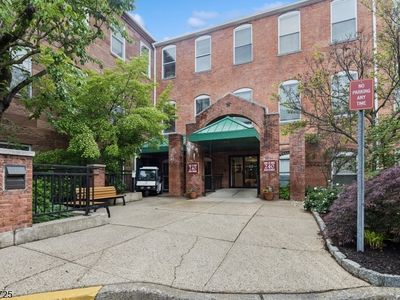 240 Main St BLDG 240 #313