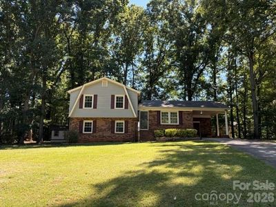 4617 Oakwood Cir