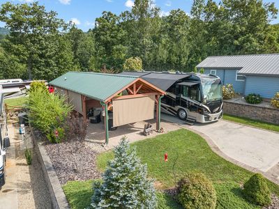 60 Sunset Ln