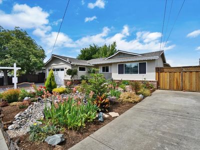 831 Wagoner Dr