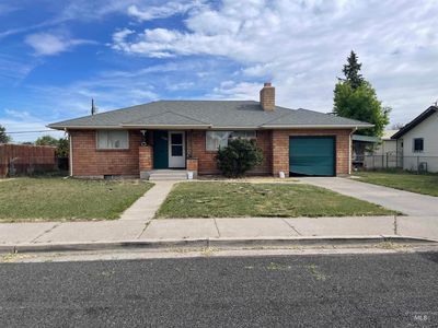 228 Borah Ave W