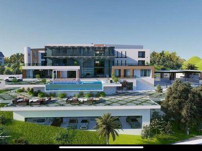 1842 N Crescent Heights Blvd