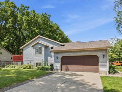 699 Robin Dr