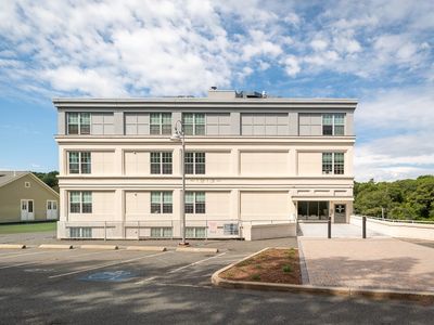 24 Cobblestone Ln Unit 401