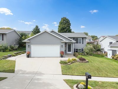 4478 Manor Dr NW