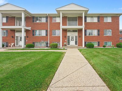 8220 Crestview Dr