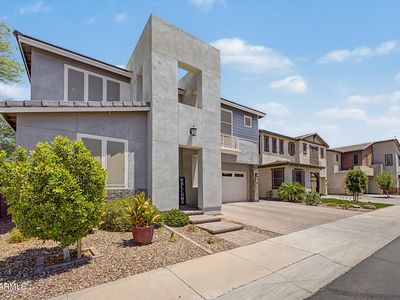 200 E WISTERIA Drive