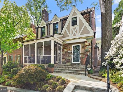 3638 Jocelyn St NW