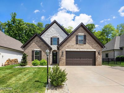 1412 Bronze Ln