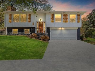 Property at 32 Gleason Dr, Iowa City, IA
