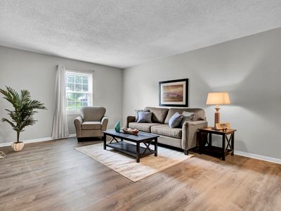 21 Rivers Point Row APT 4B