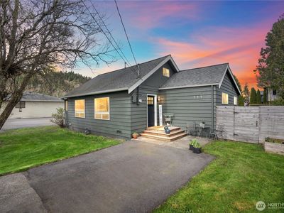 Property at 111 1st Avenue N, Algona, WA