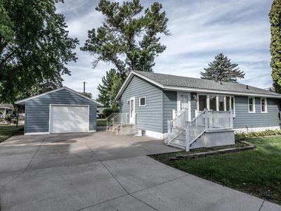 1202 Sunnyside Dr