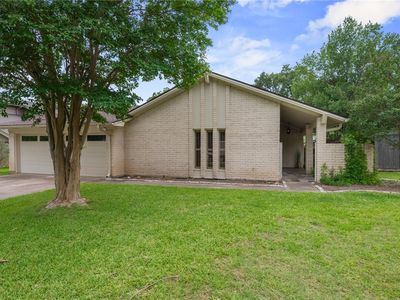 1818 Laura Ln