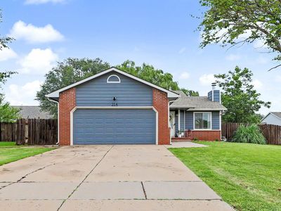 Property at 214 E Country Walk Ln, Mulvane, KS