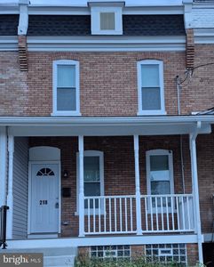 218 W 23rd St