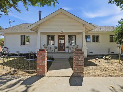 326 W 9th St