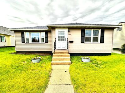 122 Sinclair Lewis Ave